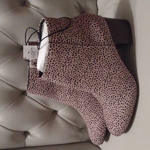 NWT! LOFT Cheetah Animal Print Boots Size 9